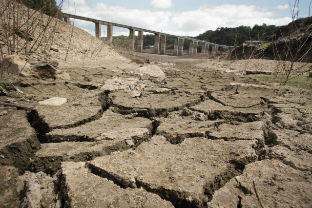 Archivo - Embalse de Belesar en el Río Miño, a 3 de agosto de 2023, en Lugo, Galicia (España).