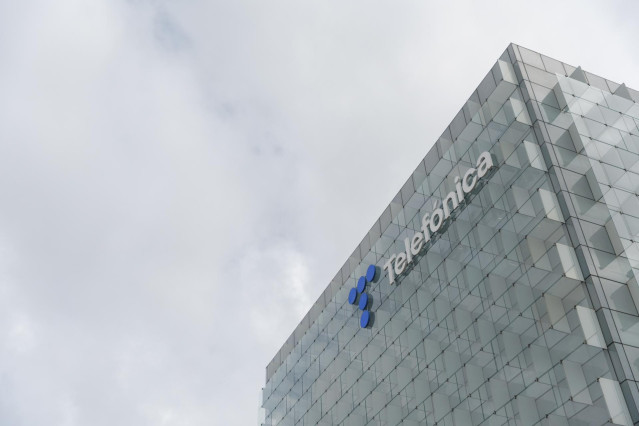 Exterior de la sede de Telefónica, en el ensanche de Las Tablas, en el distrito de Fuencarral-El Pardo, a 6 de septiembre de 2023, en Madrid (España).