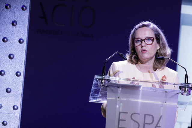 Archivo - La vicepresidenta primera y ministra de Asuntos Económicos y Transformación Digital, Nadia Calviño, interviene en la Jornada Confederal ‘Agenda Digital Web 3.0. Tecnología, Gobernanza, Trabajo’, en la Fundación Telefónica