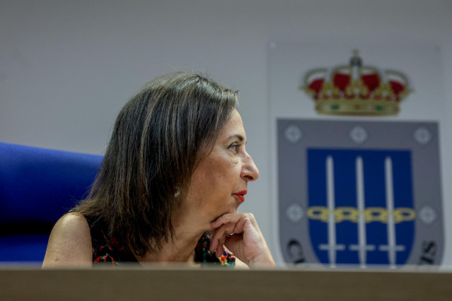 Archivo - La ministra de Defensa, Margarita Robles, durante una visita al Mando de Operaciones en la Base de Retamares, a 10 de julio de 2023, en Pozuelo de Alarcón, Madrid (España).