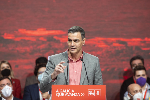 Archivo - El secretario general del PSOE y presidente del Gobierno, Pedro Sánchez, interviene en la primera jornada del 14º Congreso del PSdeG