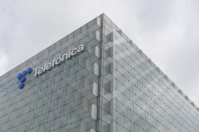 Exterior de la sede de Telefónica, en el ensanche de Las Tablas, en el distrito de Fuencarral-El Pardo, a 6 de septiembre de 2023, en Madrid (España).