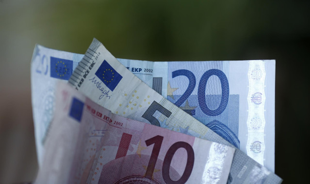Archivo - Billetes de euro.