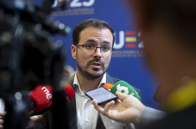 El ministro de Consumo en funciones, Alberto Garzón, en el Foro Iberoamericano de Agencias Gubernamentales de Protección al Consumidor (FIAGC) y autoridades de la Comisión Europea (CE) a 14 de septiembre de 2023, en Madrid (España).