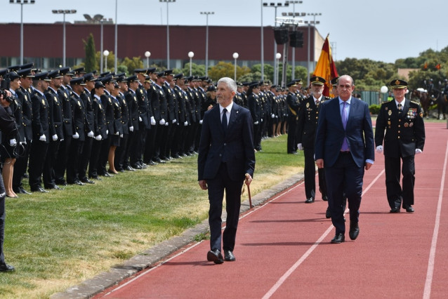 Archivo - El ministro del Interior, Fernando Grande-Marlaska, en la jura de nuevos policías nacionales en Ávila