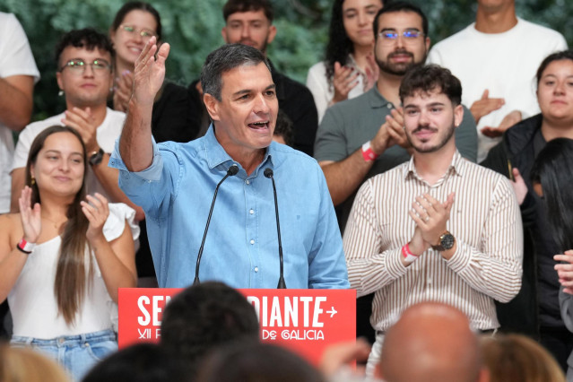 El presidente del Gobierno en funciones y secretario general del PSOE, Pedro Sánchez, interviene en la fiesta de la Rosa del Partido Socialista de Galicia (PSdeG), en la parroquia de Sigüeiro, a 17 de septiembre de 2023, en Oroso, A Coruña, Galicia (Españ