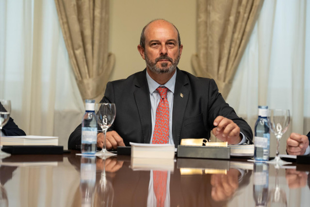 Archivo - El nuevo presidente en el Senado, Pedro Rollán, se reúne con la mesa de trabajo tras la Sesión Constitutiva, en el Senado, a 17 de agosto de 2023, en Madrid (España). El Congreso de los Diputados y el Senado surgidos de las elecciones generales