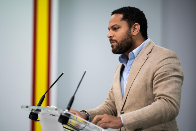 El secretario general de VOX, Ignacio Garriga, durante una rueda de prensa, en la sede del partido, a 18 de septiembre de 2023, en Madrid (España).