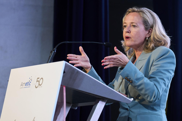 La vicepresidenta primera y ministra de Asuntos Económicosen funciones, Nadia Calviño, interviene durante la clausura del 37º Encuentro de la Economía Digital y las Telecomunicaciones, a 1 de septiembre de 2023, en Santander, Cantabria (España).
