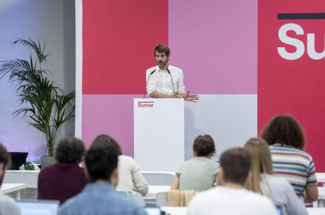 El portavoz de Sumar, Ernest Urtasun, ofrece una rueda de prensa, en el Espacio Rastro, a 18 de septiembre de 2023, en Madrid (España).