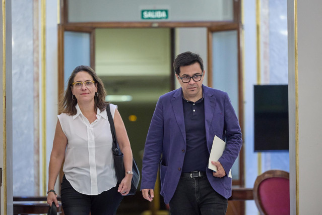 Archivo - La vicepresidenta tercera de la Mesa del Congreso, Esther Gil, y el secretario primero, Gerardo Pisadello Prados, llegan a la primera reunión de la Mesa del Congreso de los Diputados de la XV Legislatura, a 18 de agosto de 2023. (Foto de archivo