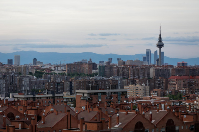 Archivo - Skyline de Madrid.