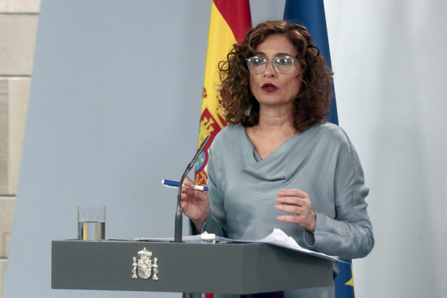 Archivo - Hacienda eleva el límite de gasto del Instituto de Salud en el Trabajo a 289.400 eruos en 2024. En la foto: La ministra de Hacienda y Función Pública en funciones, María Jesús Montero.