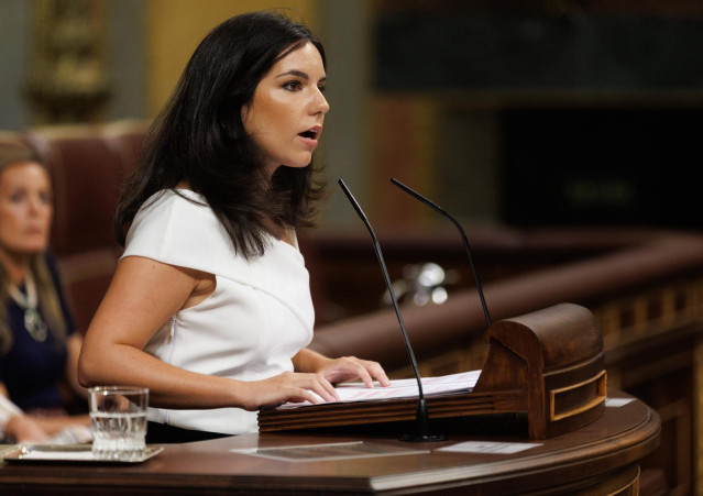 La portavoz de VOX en el Congreso, Pepa Millán, interviene durante una sesión plenaria en la se aprueba el uso de las lenguas cooficiales en el Congreso de los Diputados.
