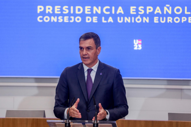 El presidente del Gobierno en funciones, Pedro Sánchez, presenta la propuesta estratégica de la Presidencia española de la UE, en la sede de la Confederación Española de Organizaciones Empresariales (CEOE), a 15 de septiembre de 2023, en Madrid (España).