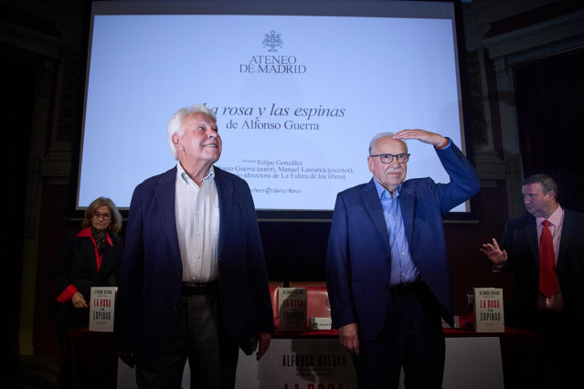 Felipe González y Alfonso Guerra, en un acto en Madrid.