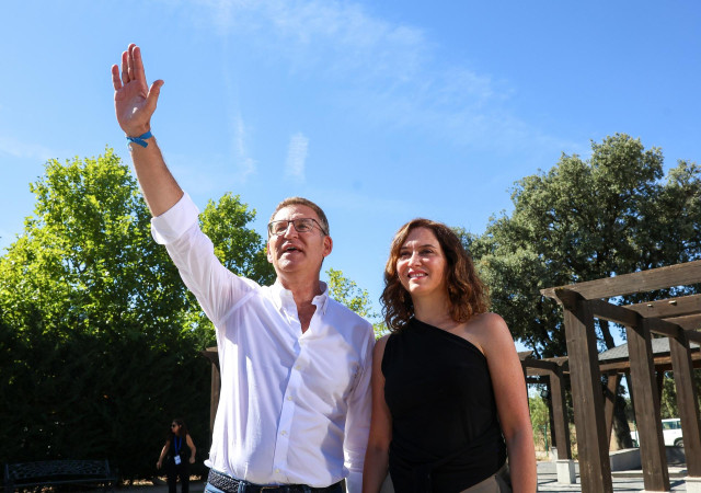 La presidenta de la Comunidad de Madrid, Isabel Díaz Ayuso y el presidente del PP, Alberto Núñez Feijóo