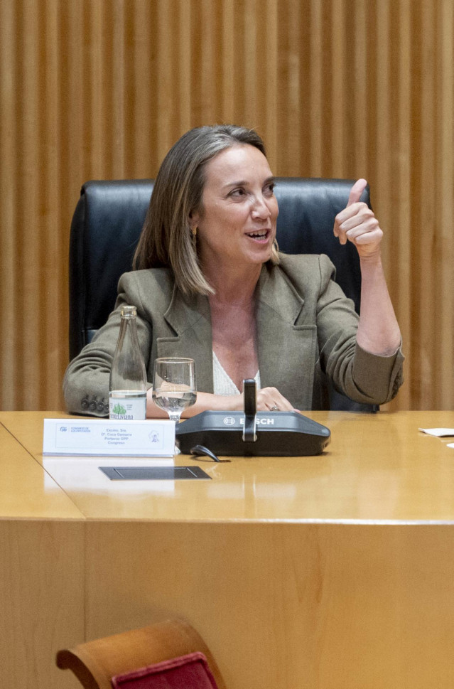 Archivo - La candidata del PP a la Presidencia del Congreso y secretaria general del Partido Popular, Cuca Gamarra, durante la reunión de los grupos parlamentarios del PP del Congreso y el Senado, en la Sala Ernest Lluch del Congreso de los Diputados, en