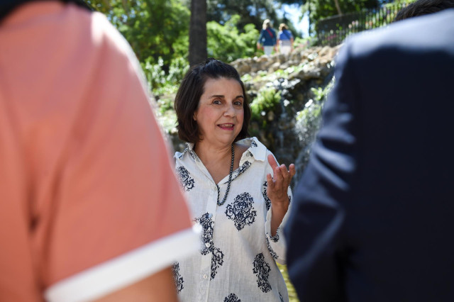 La portavoz de 'La Tercera España', Gabriela Bustelo, atiende a medios tras constituir ante notario la asociación de ‘La Tercera España’, a 25 de septiembre de 2023, en Madrid (España).