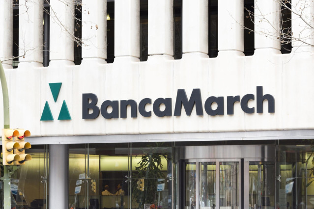 Archivo - Entrada edificio Banca March.