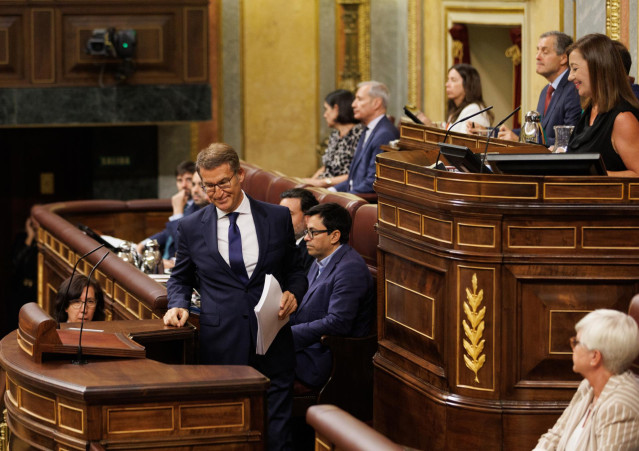 El líder del PP y candidato a la Presidencia del Gobierno, Alberto Núñez Feijóo, durante la primera sesión del debate de investidura del líder del PP, en el Congreso de los Diputados, a 26 de septiembre de 2023, en Madrid (España).