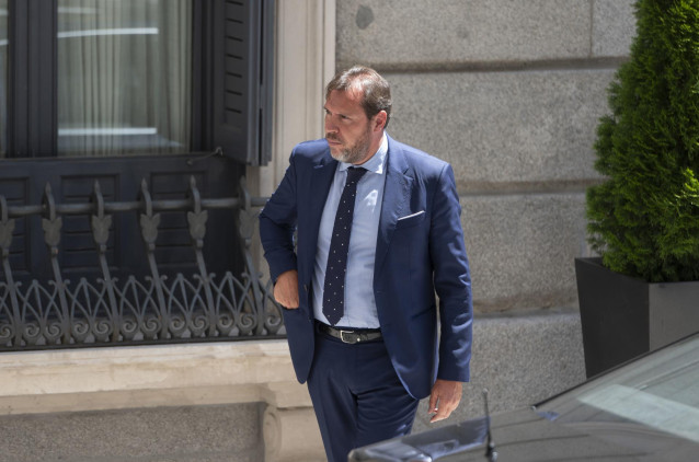Archivo - El diputado electo y secretario general del PSOE de Valladolid, Óscar Puente, a su llegada a la Sesión Constitutiva de la XV Legislatura en el Congreso de los Diputados, a 17 de agosto de 2023, en Madrid (España). Los diputados de la formación h