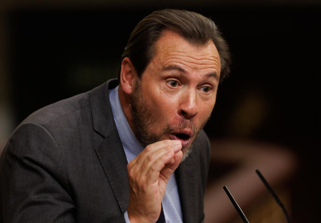 El diputado electo y secretario general del PSOE de Valladolid, Óscar Puente, interviene durante la primera sesión del debate de investidura del líder del PP, en el Congreso de los Diputados, a 26 de septiembre de 2023, en Madrid (España).