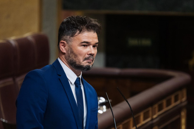 El portavoz de ERC en el Congreso, Gabriel Rufián, durante la primera sesión del debate de investidura del líder del PP, en el Congreso de los Diputados, a 26 de septiembre de 2023, en Madrid (España). El presidente del PP, Alberto Núñez Feijóo, se somete