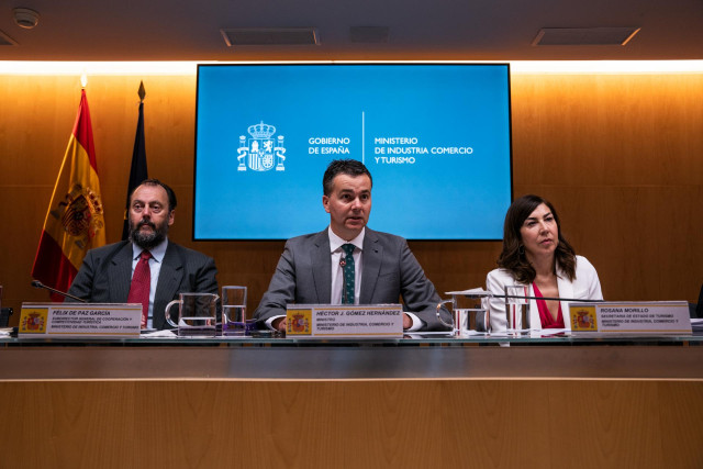 Archivo - El ministro de Industria, Comercio y Turismo, Héctor Gómez, y la secretaria de Estado de Turismo, Rosana Morillo, presiden la Conferencia Sectorial de Turismo, en la sede del Ministerio, a 9 de mayo de 2023, en Madrid (España).