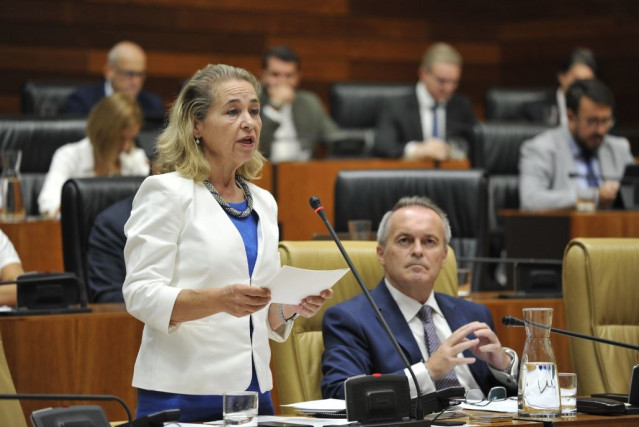 La consejera de Educación, Ciencia y Formación Profesional, Mercedes  Vaquera, en el pleno de la Asamblea