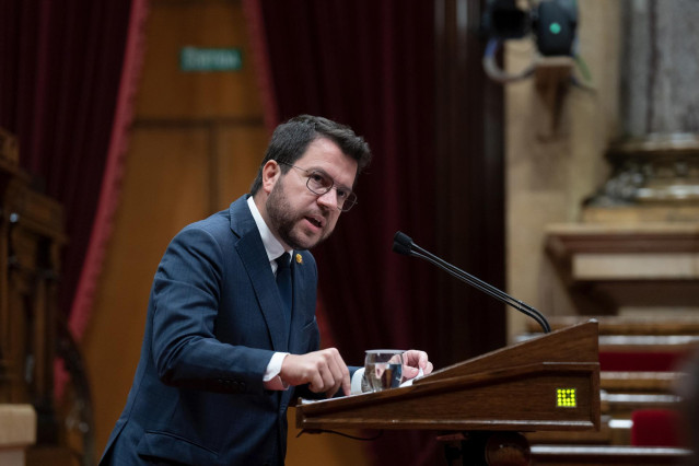 El presidente de la Generalitat de Catalunya, Pere Aragonès, interviene durante el tercer Debate de Política General de la legislatura, en el Parlament de Catalunya, a 27 de septiembre de 2023, en Barcelona, Catalunya (España). El debate arrancó ayer, 26