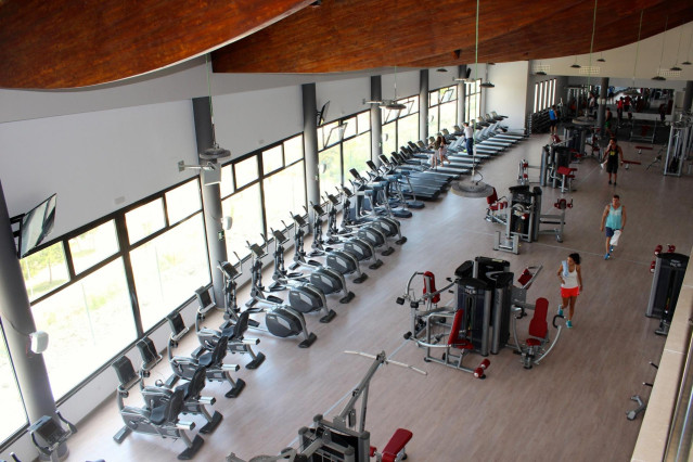 Archivo - Foto de archivo del centro Las Raquetas gimnasio fitness running ejercicio bicicletas deporte.