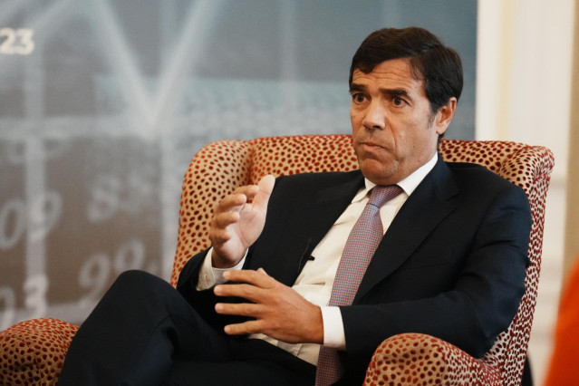 El presidente de Kutxabank, Antón Arriola Boneta, durante un encuentro organizado por la Asociación para el Progreso de la Dirección, en el Hotel Carlton, a 29 de septiembre de 2023, en Bilbao, Vizcaya, País Vasco (España).
