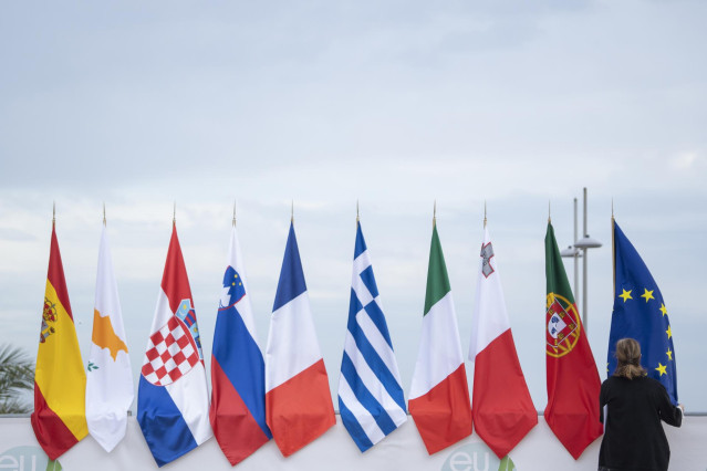 Archivo - Banderas de los países que participaron en la Cumbre Euromediterránea EU-MED9 en 2022 (Archivo)