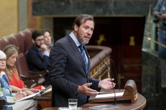 El diputado electo y secretario general del PSOE de Valladolid, Óscar Puente, interviene durante la segunda votación de la investidura del líder del Partido Popular, en el Congreso de los Diputados, a 29 de septiembre de 2023, en Madrid (España).