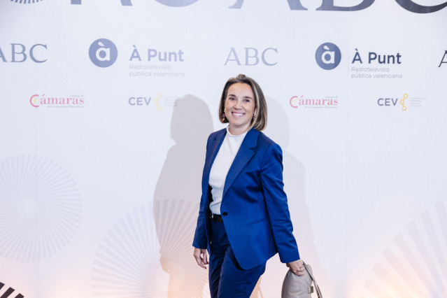 La portavoz del PP en el Congreso, Cuca Gamarra, posa a su llegada al Foro ABC, en la sede de ABC, a 3 de octubre de 2023, en Madrid (España). El Foro ABC está patrocinado por À Punt y cuenta con la colaboración de la Asociación de Derecho Sanitario de la