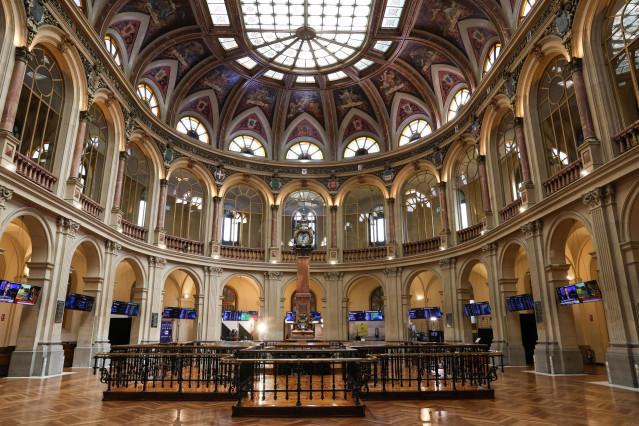 Archivo - Vista general del Palacio de la Bolsa, en Madrid (España).