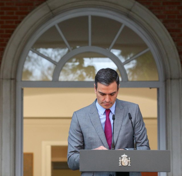 Archivo - El presidente del Gobierno, Pedro Sánchez, realiza una declaración institucional tras la celebración del Consejo de Ministros en el que se han aprobado los indultos a los presos independentistas en prisión, a 22 de junio de 2021, en Madrid (Espa