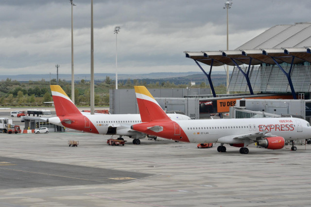 Iberia Express ha programado en Canarias para los próximos seis meses un 12 por ciento más de capacidad que en 2022 y un 43 por ciento más que en 2019, coincidiendo con la temporada de invierno que hoy comienza para el sector aéreo en Europa