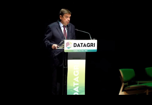 Archivo - El ministro de Agricultura, Luis Planas, interviene en el Foro Datagri 2022.