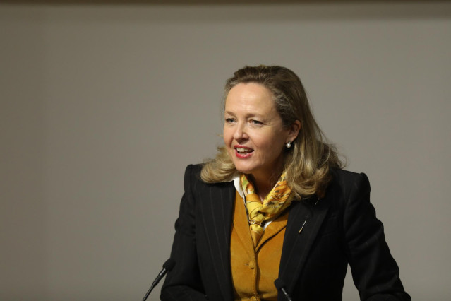 Archivo - La vicepresidenta primera del Gobierno y ministra de Asuntos Económicos y Transformación Digital en funciones, Nadia Calviño
