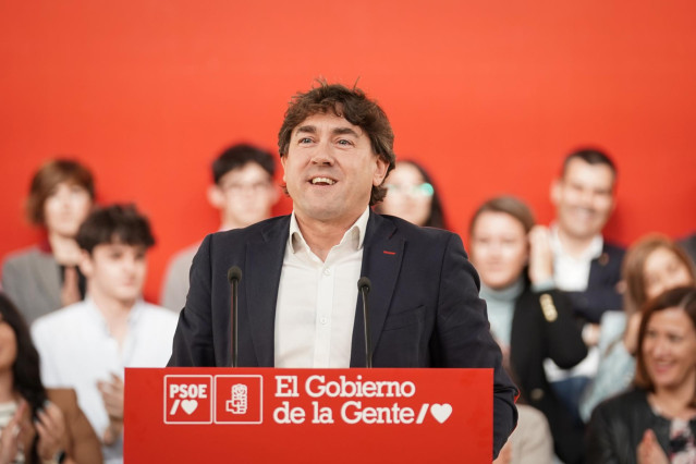 Archivo - El portavoz del Grupo Parlamentario Socialista del Parlamento Vasco, Eneko Andueza
