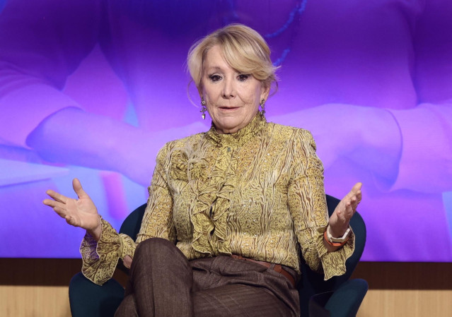 Archivo - La expresidenta de la Comunidad de Madrid Esperanza Aguirre interviene en el acto de la 18ª edición de su informe 'Women In Business', en el Auditorio de Castellana 81, a 8 de marzo de 2022, en Madrid (España)
