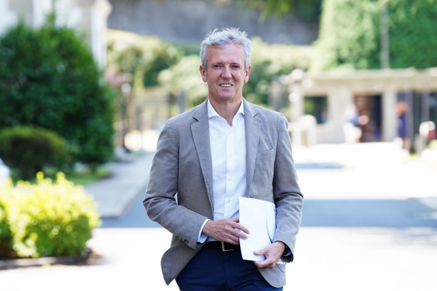 Archivo - El presidente de la Xunta de Galicia, Alfonso Rueda, posa después de una entrevista para Europa Press, en la Xunta de Galicia, a 5 de agosto de 2022, en Santiago de Compostela, A Coruña, Galicia (España). Alfonso Rueda es el presidente del Parti