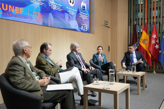 La directora general de la AEB, María Abascal,  en el evento ‘Digitalización y mayores: presente y futuro’, organizado por el Instituto Español de Banca y Finanzas.
