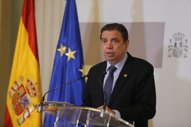 Archivo - El ministro de Agricultura, Pesca y Alimentación, Luis Planas
