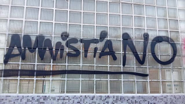 La Casa del Pueblo de Salamanca es vandalizada con pintadas contra la amnistía como ayer sucedió en Hortaleza