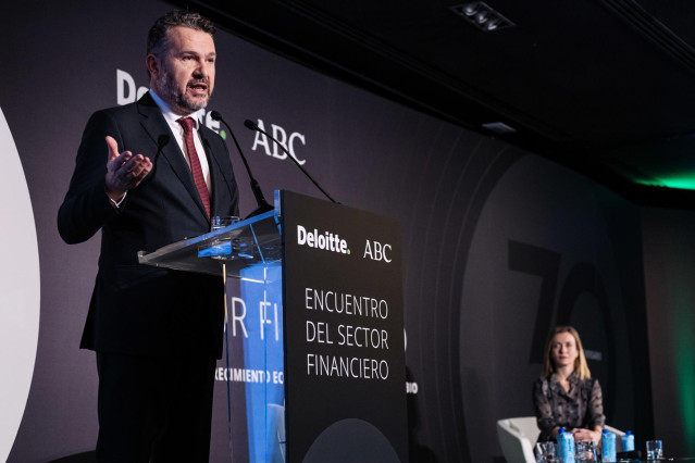 El presidente de la Comisión Nacional del Mercado de Valores (CNMV), Rodrigo Buenaventura, participa en la segunda jornada del XXX Encuentro del Sector Financiero, en el Hotel Meliá Castilla, a 8 de noviembre de 2023, en Madrid (España). Este encuentro ha