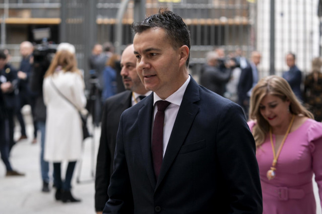 El ministro de Industria, Comercio y Turismo, Héctor Gómez, a su llegada al acto de jura de la Constitución ante las Cortes Generales, en el Congreso de los Diputados, a 31 de octubre de 2023, en Madrid (España).