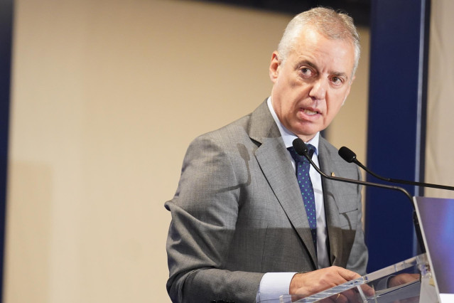 Archivo - El Lehendakari, Iñigo Urkullu, interviene en un desayuno